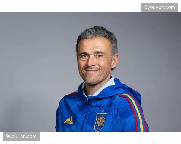 恩里克赛后坦言晋级过程痛苦，但卫冕冠军必须承受压力