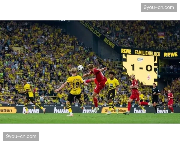 场边花絮：德甲保级队科隆球迷远征，高歌助威直至终场