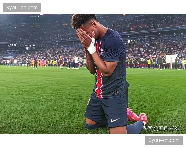 第64分钟杜埃伤退，巴黎被迫进行第二次换人调整